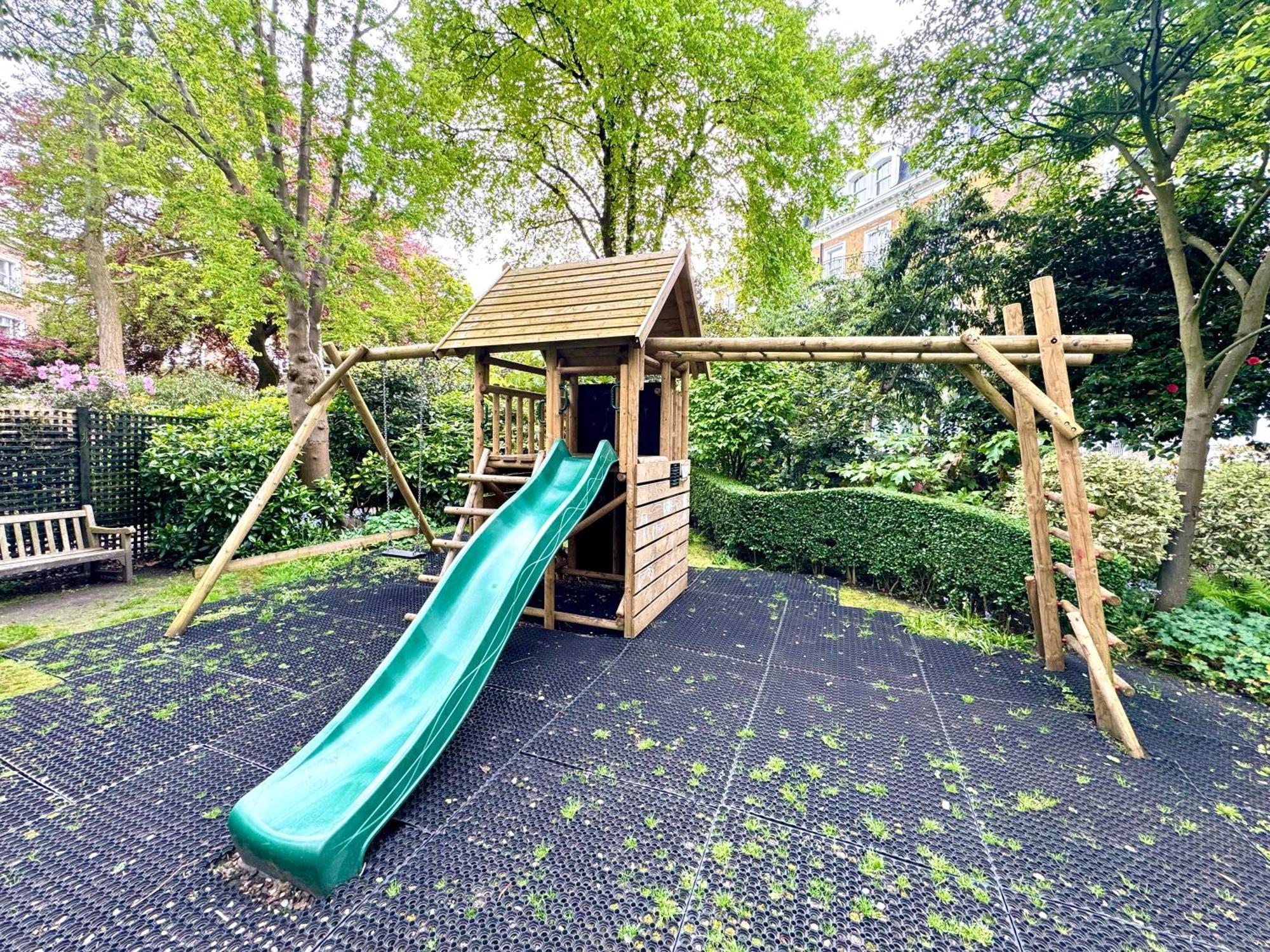 2 Bedroom Apartment In Central London South Kensington By Wild Лондон Екстериор снимка