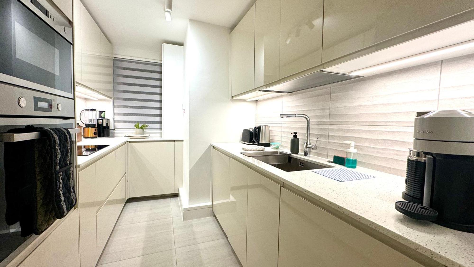 2 Bedroom Apartment In Central London South Kensington By Wild Лондон Екстериор снимка