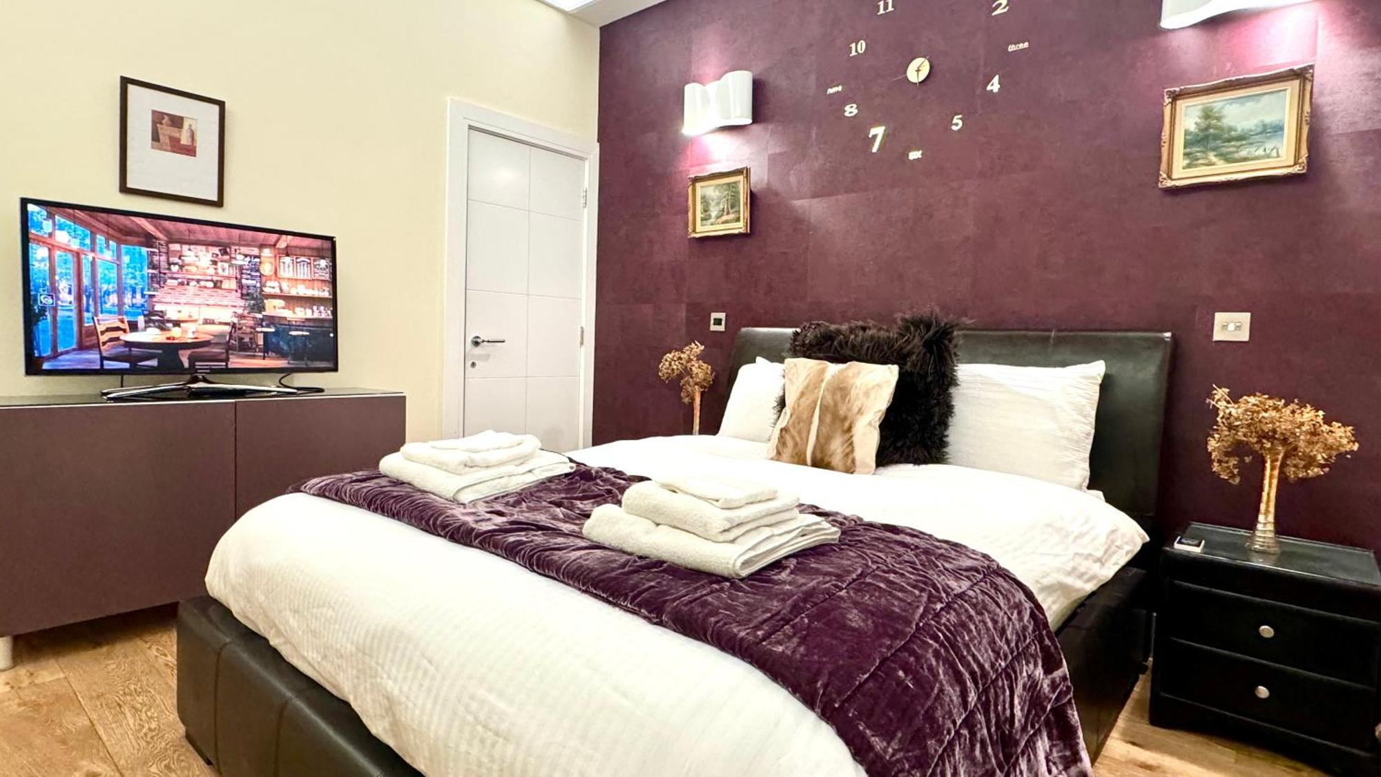 2 Bedroom Apartment In Central London South Kensington By Wild Лондон Екстериор снимка