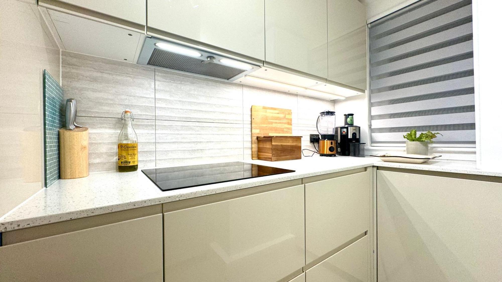 2 Bedroom Apartment In Central London South Kensington By Wild Лондон Екстериор снимка