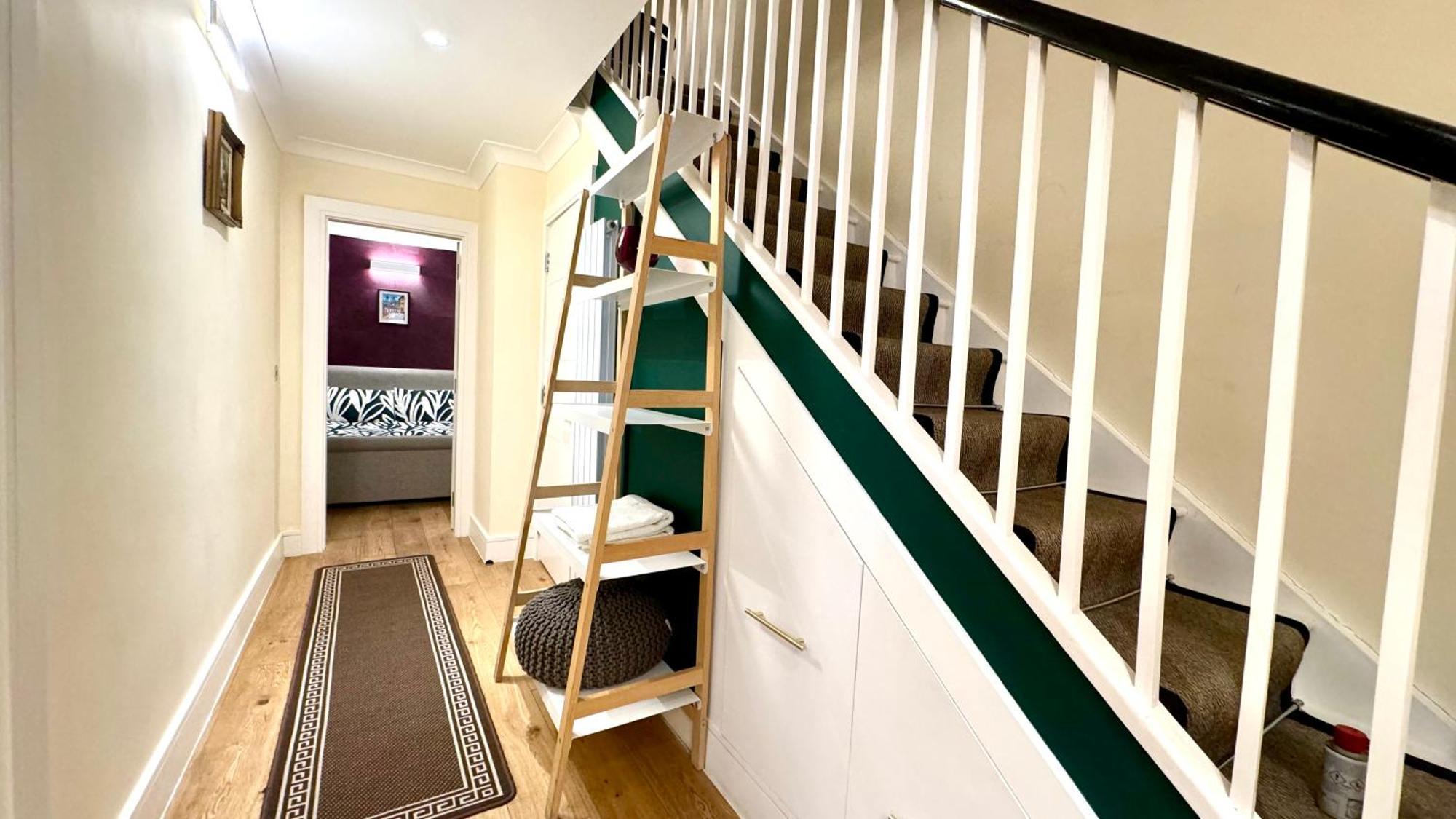 2 Bedroom Apartment In Central London South Kensington By Wild Лондон Екстериор снимка